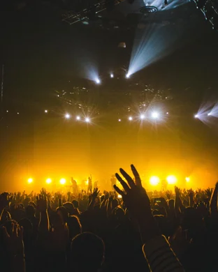 Candlelight: Queen vs. ABBA